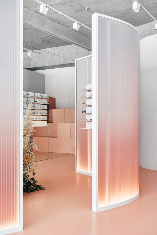 Radius 58 Optics 由 DA 局设计