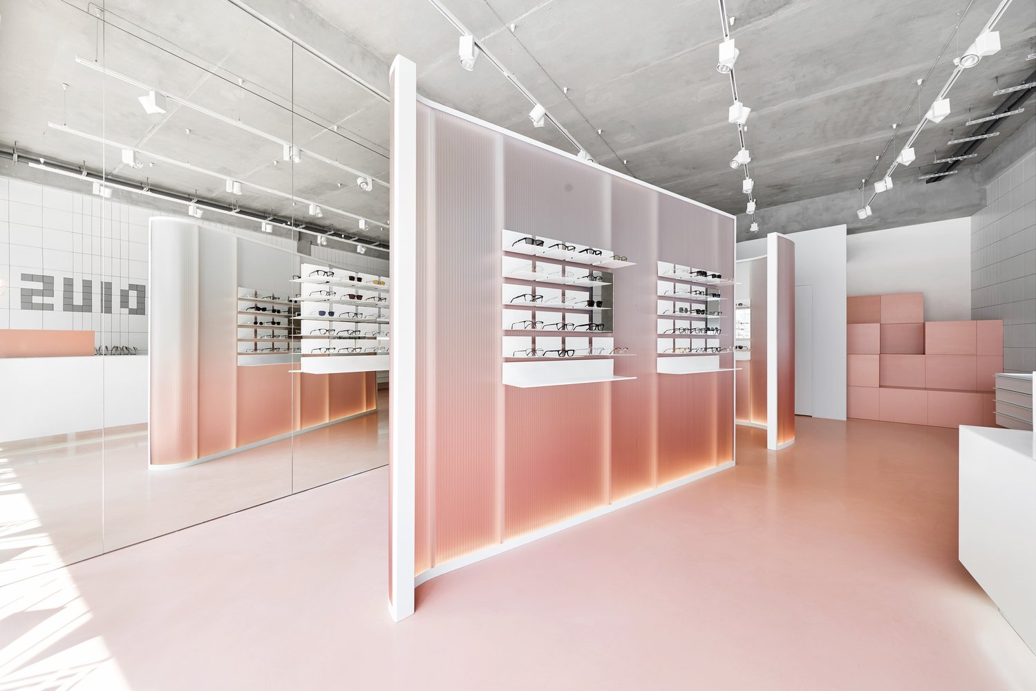 Radius 58 Optics 由 DA 局设计