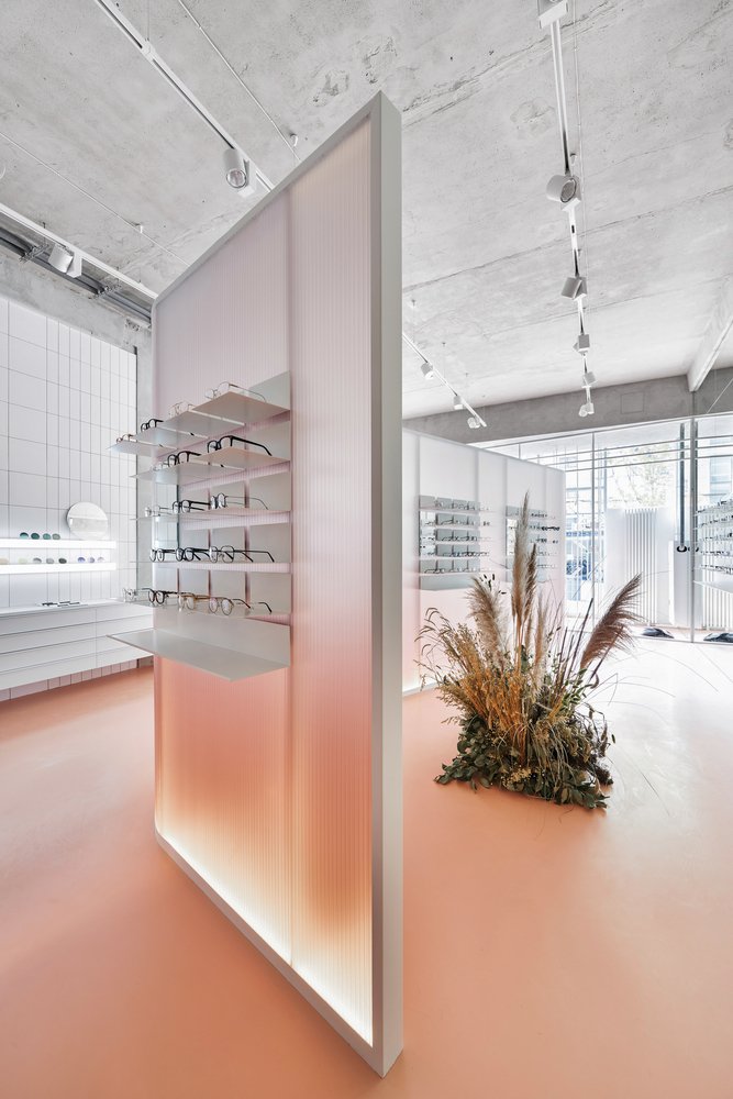 Radius 58 Optics 由 DA 局设计