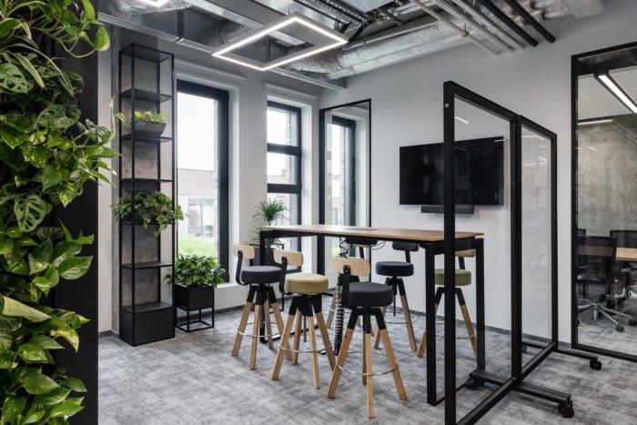 Raiffeisen 国际银行 MIT 集团交付中心 / Trzop Architekci Raiffeisen 国际银行 MIT 集团交付中心 / Trzop Architekci