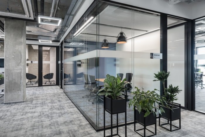 Raiffeisen 国际银行 MIT 集团交付中心 / Trzop Architekci Raiffeisen 国际银行 MIT 集团交付中心 / Trzop Architekci