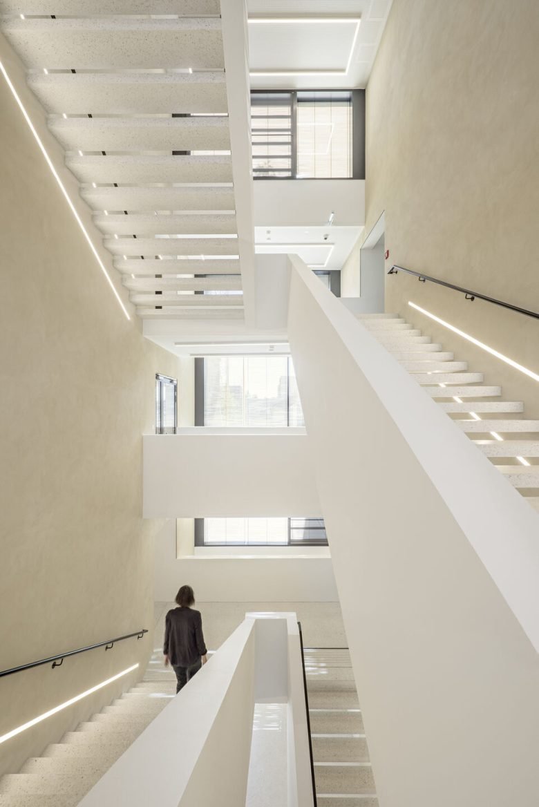 Raiffeisenbank 总部 / feld72 Architects Raiffeisenbank 总部 / feld72 Architects