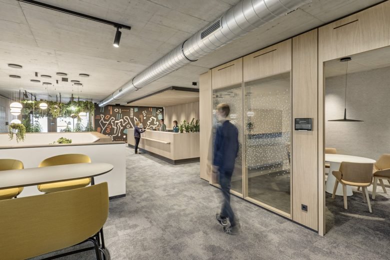 Raiffeisenbank 总部 / feld72 Architects Raiffeisenbank 总部 / feld72 Architects