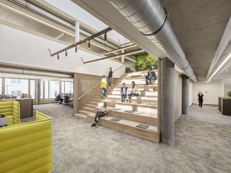 Raiffeisenbank 总部 / feld72 Architects Raiffeisenbank 总部 / feld72 Architects