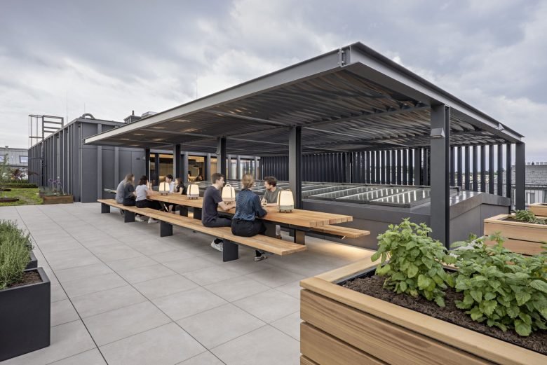 Raiffeisenbank 总部 / feld72 Architects Raiffeisenbank 总部 / feld72 Architects