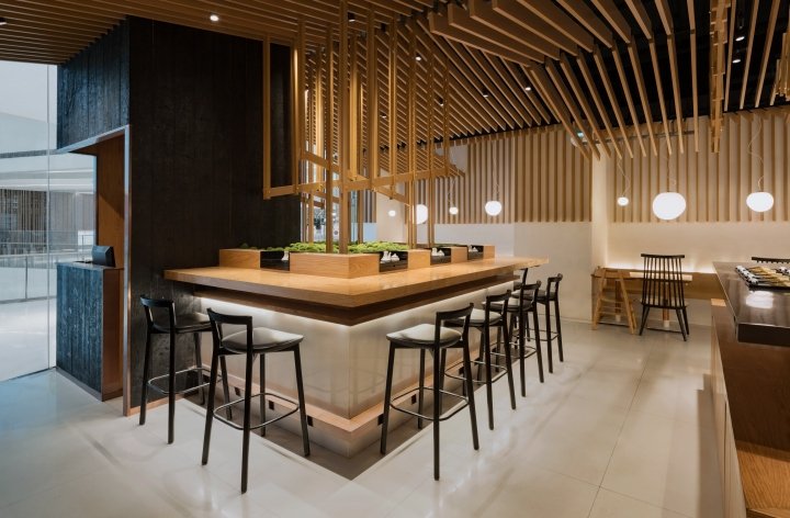 Ramen Musashi 由 Golucci Interior Architects 设计，杭州 – 中国