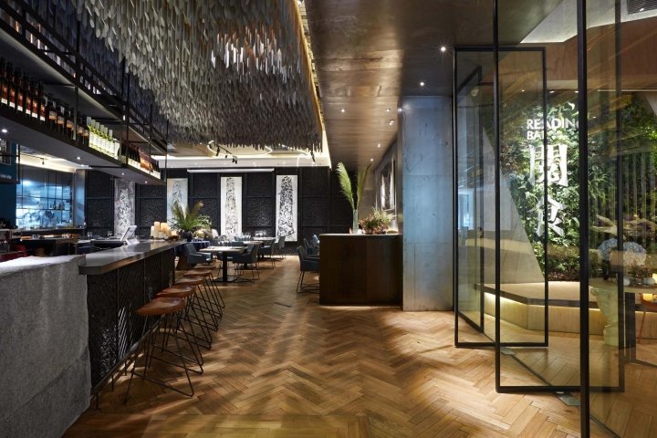 由 xyi design 设计的读书美食与慢生活餐厅，中国南宁