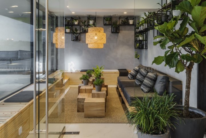 Reaktor 总部由 dSign Vertti Kivi & Co 设计，芬兰赫尔辛基