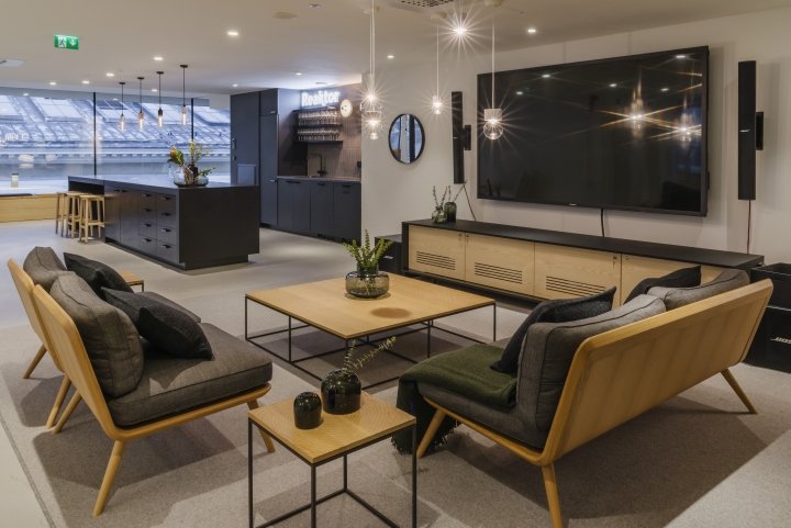 Reaktor 总部由 dSign Vertti Kivi & Co 设计，芬兰赫尔辛基