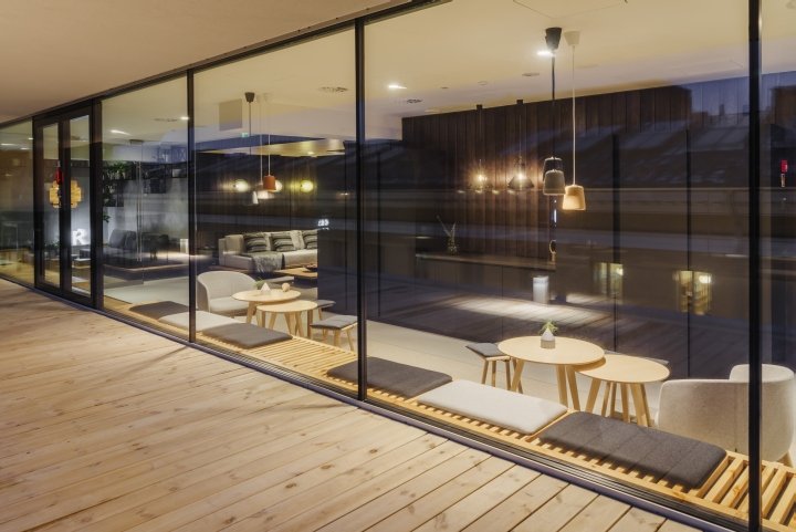 Reaktor 总部由 dSign Vertti Kivi & Co 设计，芬兰赫尔辛基