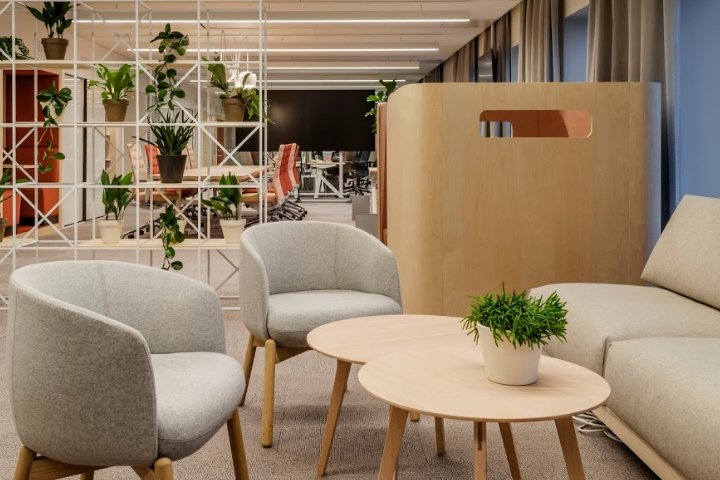 Reaktor 总部由 dSign Vertti Kivi & Co 设计，芬兰赫尔辛基