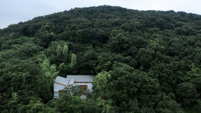 Continuation Studio 三露台青年旅舍接待处