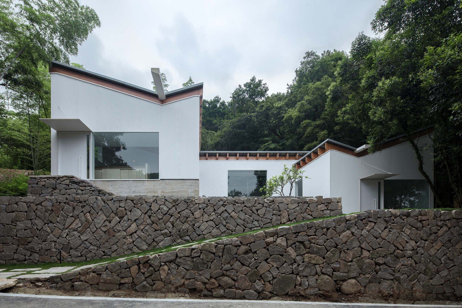 Continuation Studio 三露台青年旅舍接待处