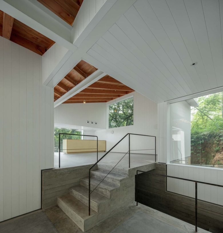 Continuation Studio 三露台青年旅舍接待处