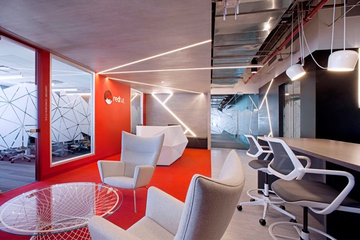 红帽办公室由 AEI Arquitectura e Interiores 设计，墨西哥城 - ​​墨西哥