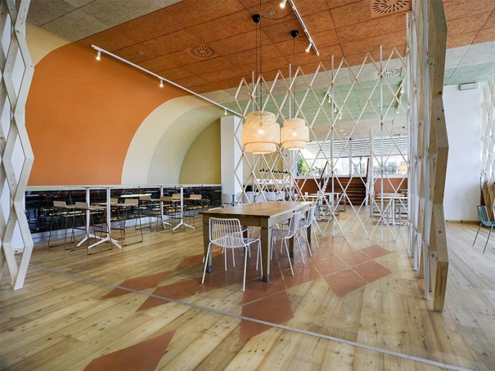 意大利蒙扎 A4A 蒙扎大型超市的茶点区 意大利蒙扎 A4A 蒙扎大型超市的茶点区