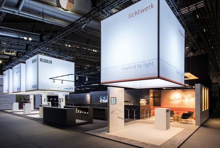 Regiolux 和 lichtwerk 参加 light+building 2018 by kluge Retail.brand.architecture，德国美因河畔法兰克福