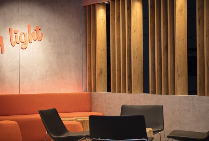 Regiolux 和 lichtwerk 参加 light+building 2018 by kluge Retail.brand.architecture，德国美因河畔法兰克福