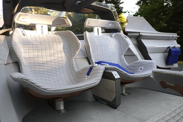 雷诺概念车内饰由 Aleksandra Gaca 设计