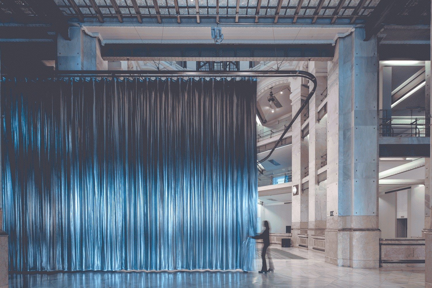 Héctor Fernández Elorza 改造 CENTROCENTRO 运营法庭