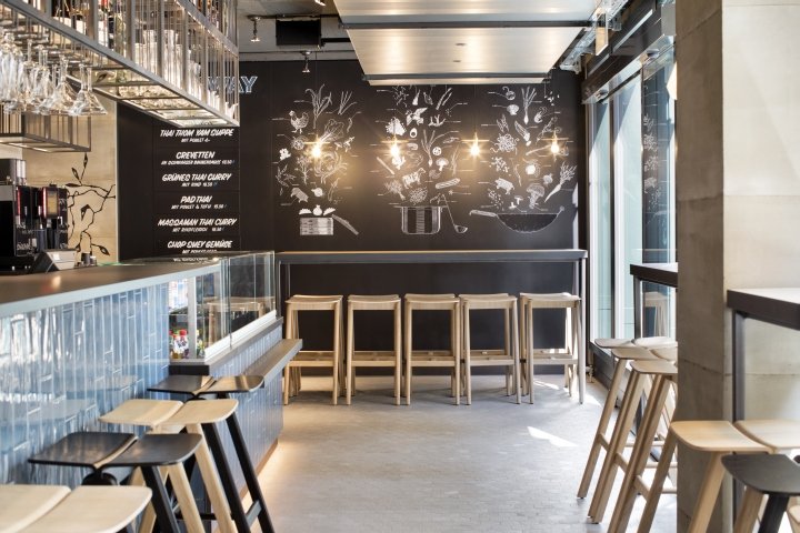 SUAN LONG 连锁餐厅 by DYER-SMITH FREY