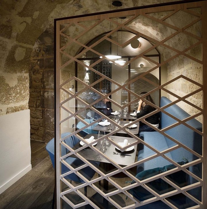 Yoshinori 餐厅，由 Alia Bengana architee dplg 和 Atelier BEPG SASU d’Architecture 设计，法国巴黎