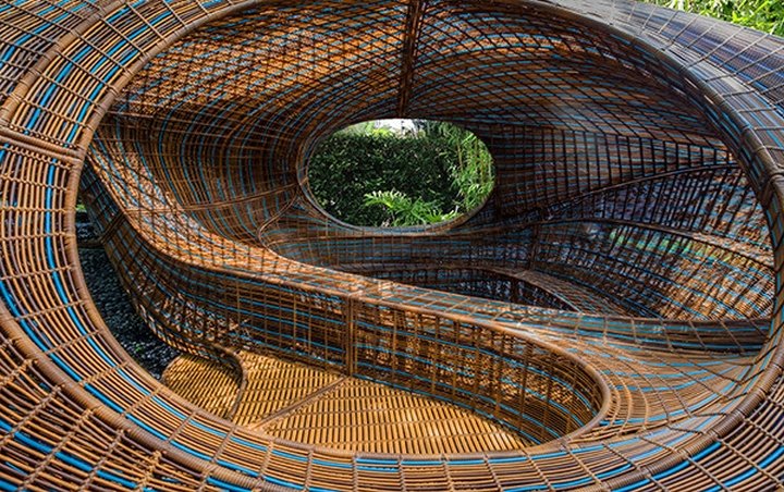 UNStudio 设计的 Revolution Precrafted 椭圆亭 UNStudio 设计的 Revolution Precrafted 椭圆亭