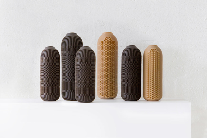 旋转瓶子，Talia Mukmel，以色列特拉维夫