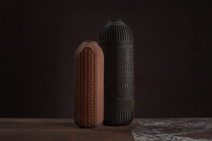 旋转瓶子，Talia Mukmel，以色列特拉维夫