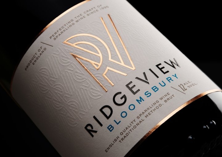 Ridgeview 包装由 CookChick Design 设计 Ridgeview 包装由 CookChick Design 设计