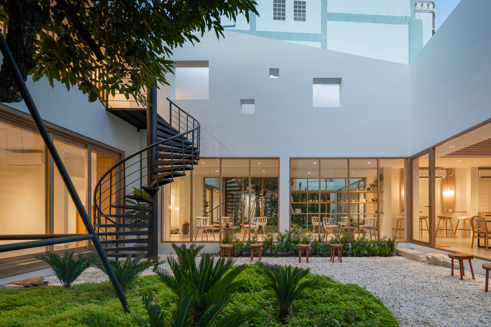 Risu Café 由 ForX 设计工作室设计 Risu Café 由 ForX 设计工作室设计