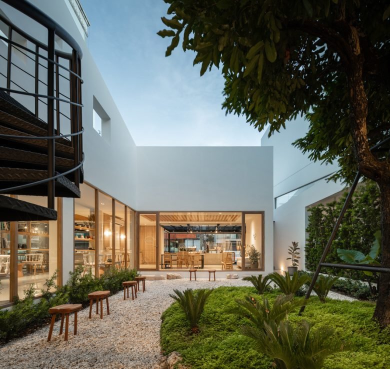 Risu Café 由 ForX 设计工作室设计 Risu Café 由 ForX 设计工作室设计