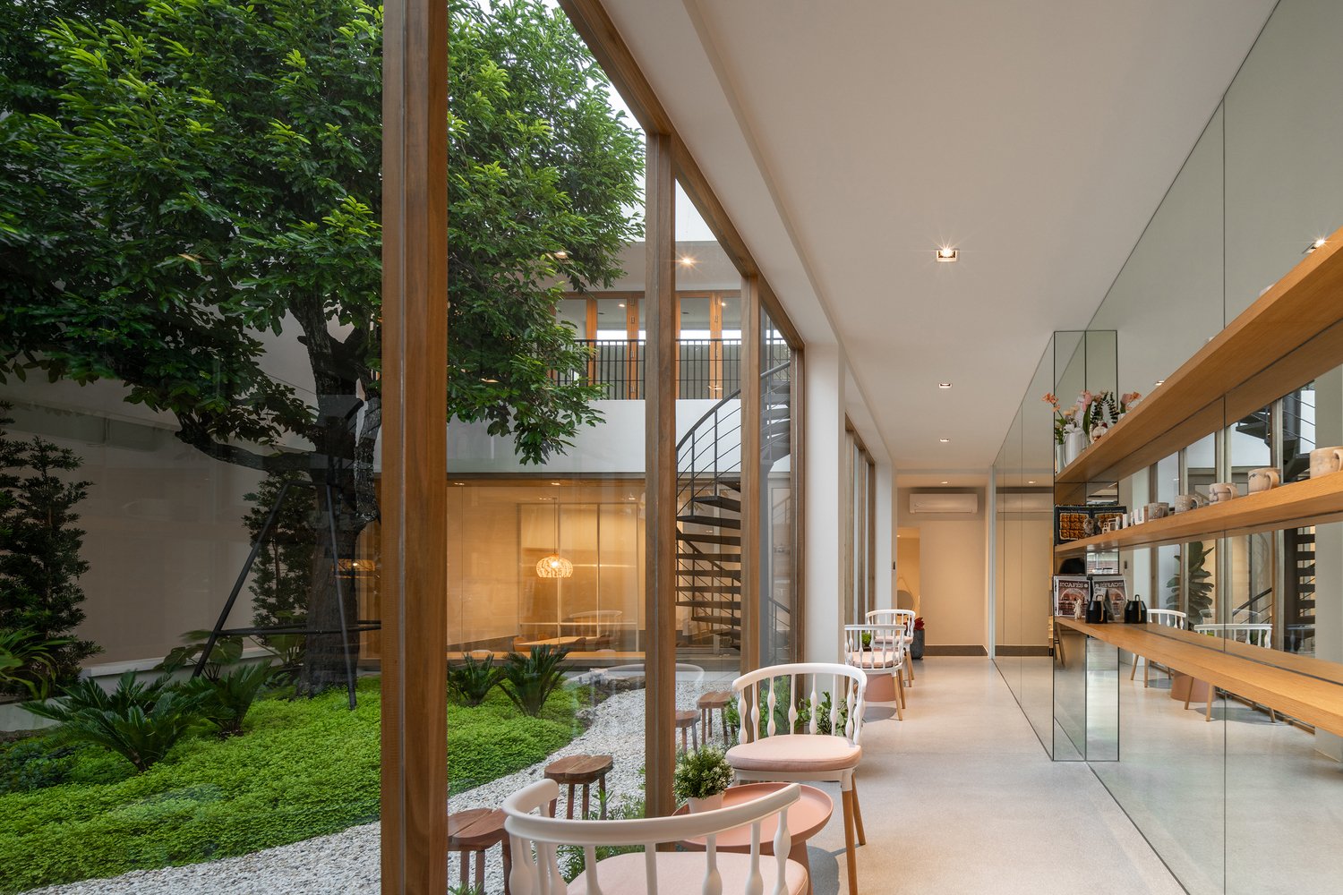 Risu Café 由 ForX 设计工作室设计 Risu Café 由 ForX 设计工作室设计