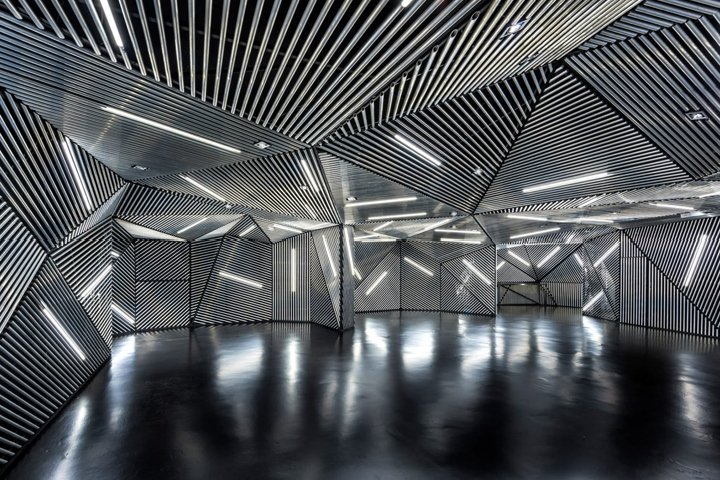 新加坡设计部 RACE 机器人实验室