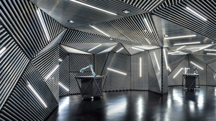 新加坡设计部 RACE 机器人实验室