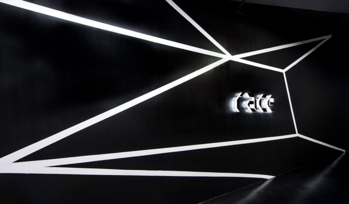 新加坡设计部 RACE 机器人实验室