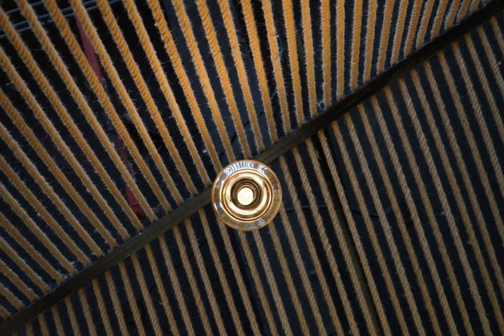 绳波办公室由 Usual Studio+ 十拱门设计，上海 – 中国