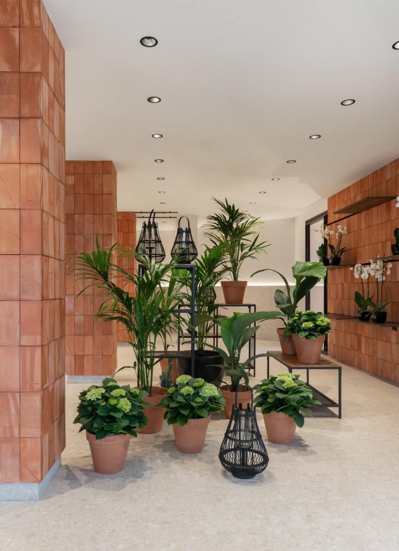 Rosanflor 花店 by estudi{H}ac Rosanflor 花店 by estudi{H}ac