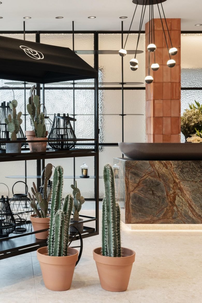 Rosanflor 花店 by estudi{H}ac Rosanflor 花店 by estudi{H}ac