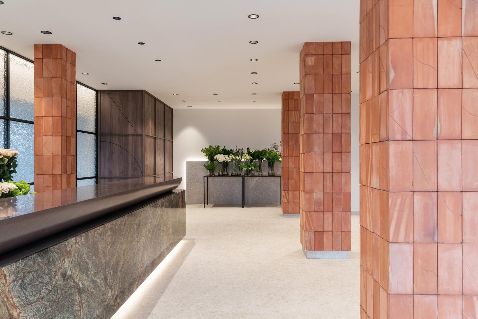 Rosanflor 花店 by estudi{H}ac Rosanflor 花店 by estudi{H}ac