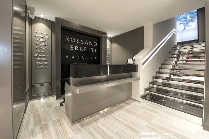 Brand Creative 的 Rossano Ferretti 美发水疗中心，阿布扎比 – 阿联酋