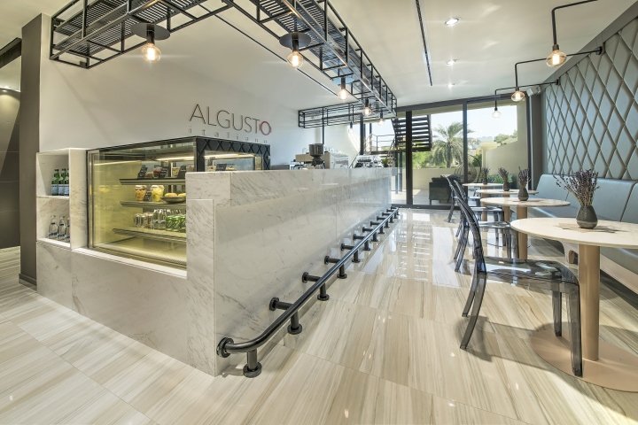 Brand Creative 的 Rossano Ferretti 美发水疗中心，阿布扎比 – 阿联酋