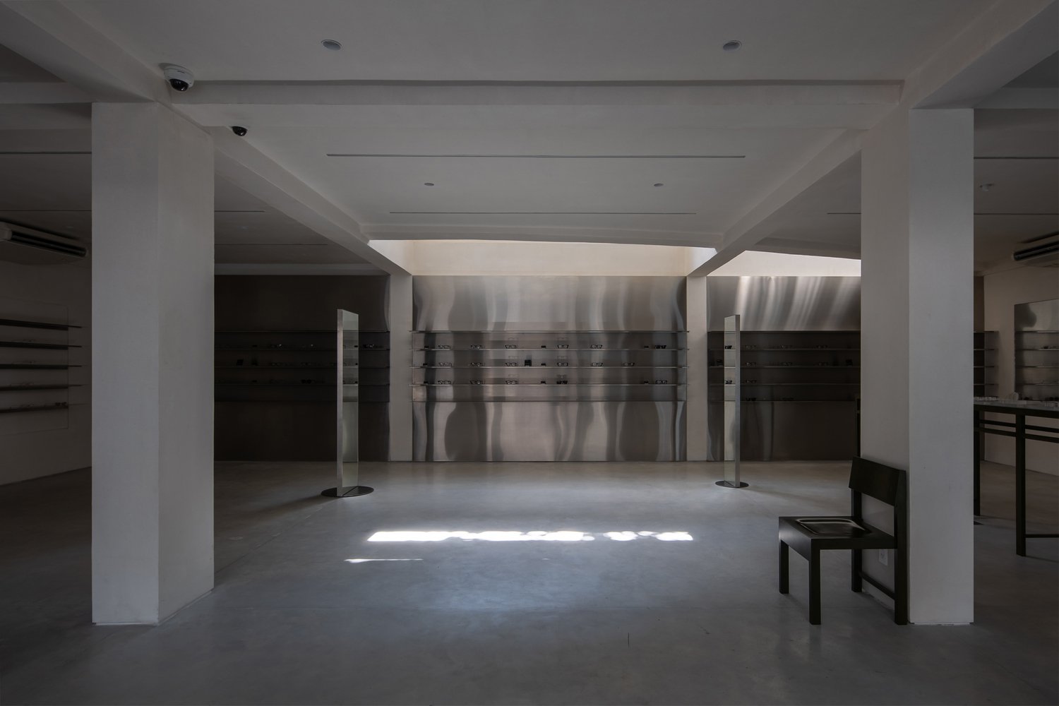 Nhabe Scholae 设计的 SEESON NKKN 商店