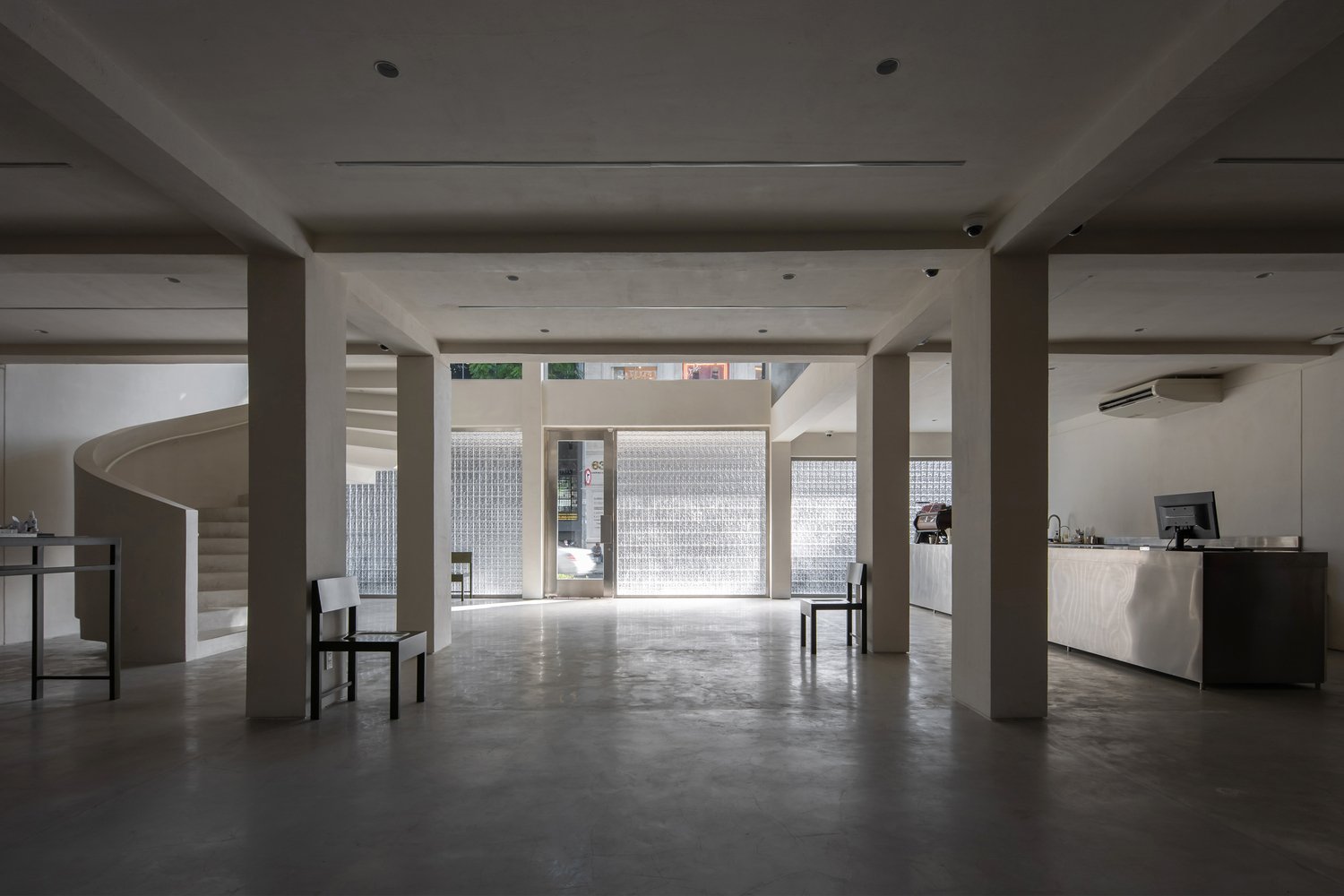 Nhabe Scholae 设计的 SEESON NKKN 商店