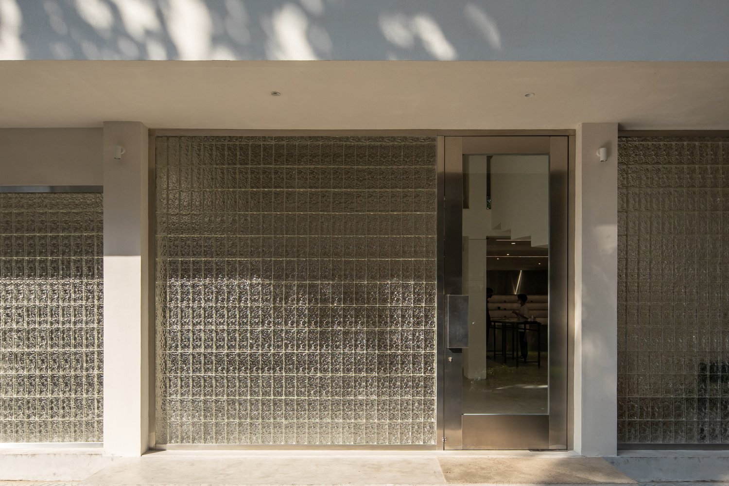 Nhabe Scholae 设计的 SEESON NKKN 商店