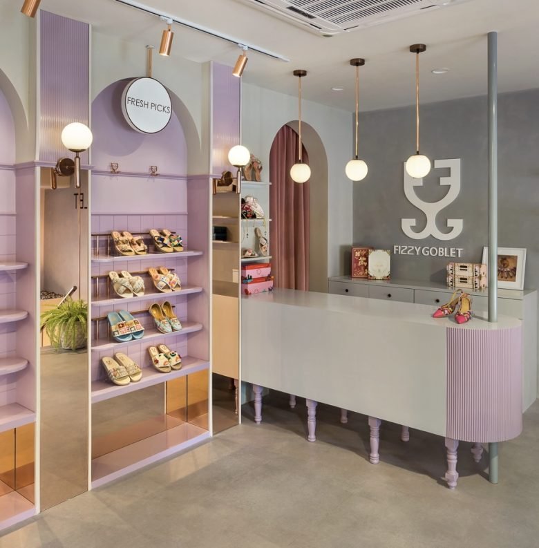 Checkered Spaces 的碳酸杯店