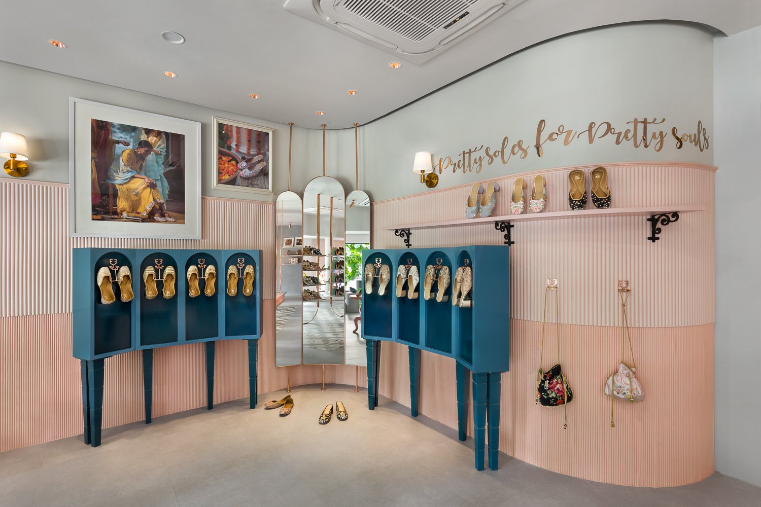 Checkered Spaces 的碳酸杯店