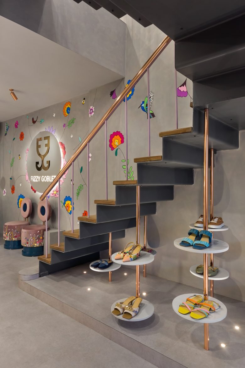 Checkered Spaces 的碳酸杯店