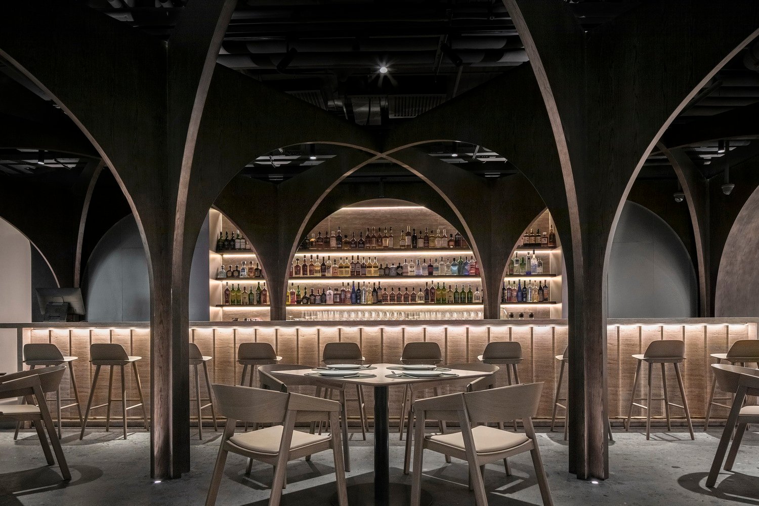 SOMESOME 酒吧和餐厅由 MARS Studio 设计