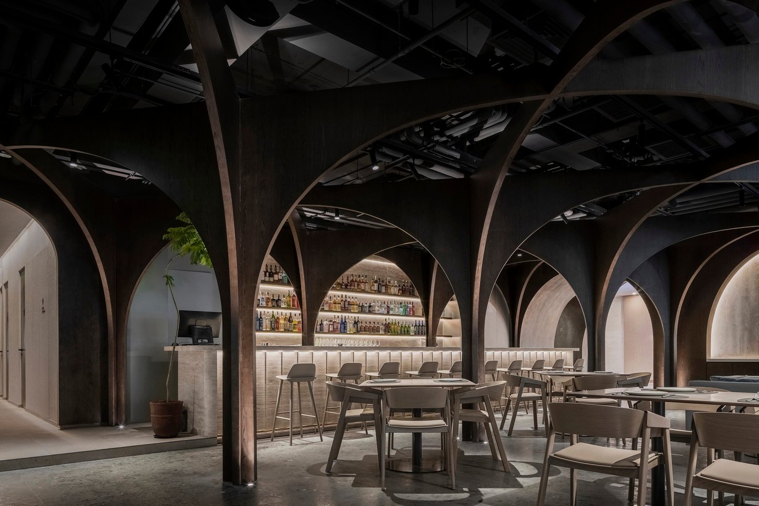 SOMESOME 酒吧和餐厅由 MARS Studio 设计